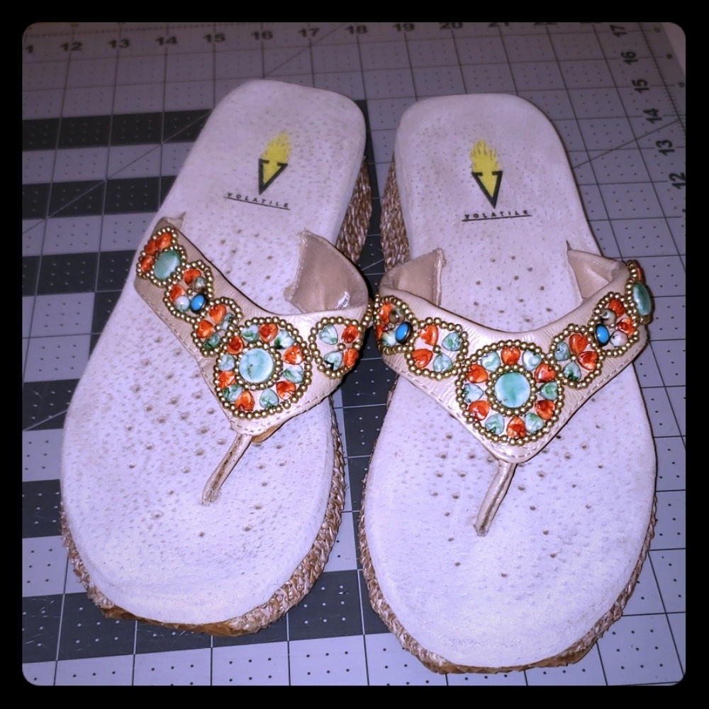 *Plus Size* Volatile sandles❣
